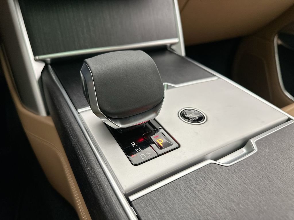 New 2026 Santorini Black Land Rover SE image 12