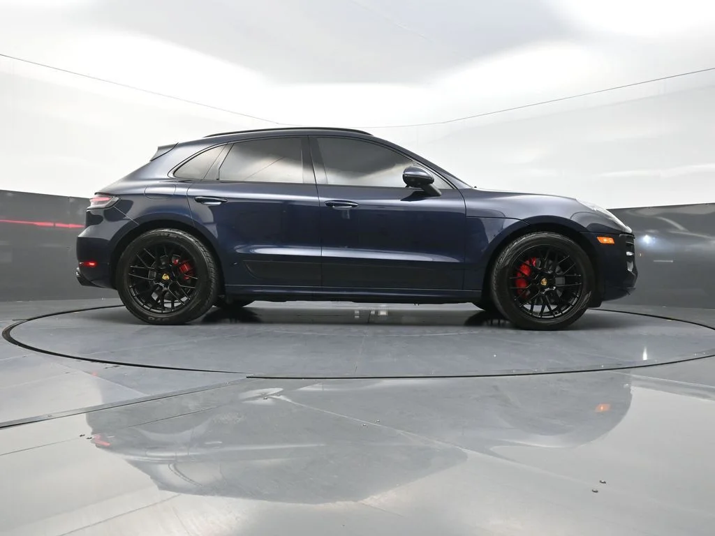 Used 2021  Porsche GTS image 28