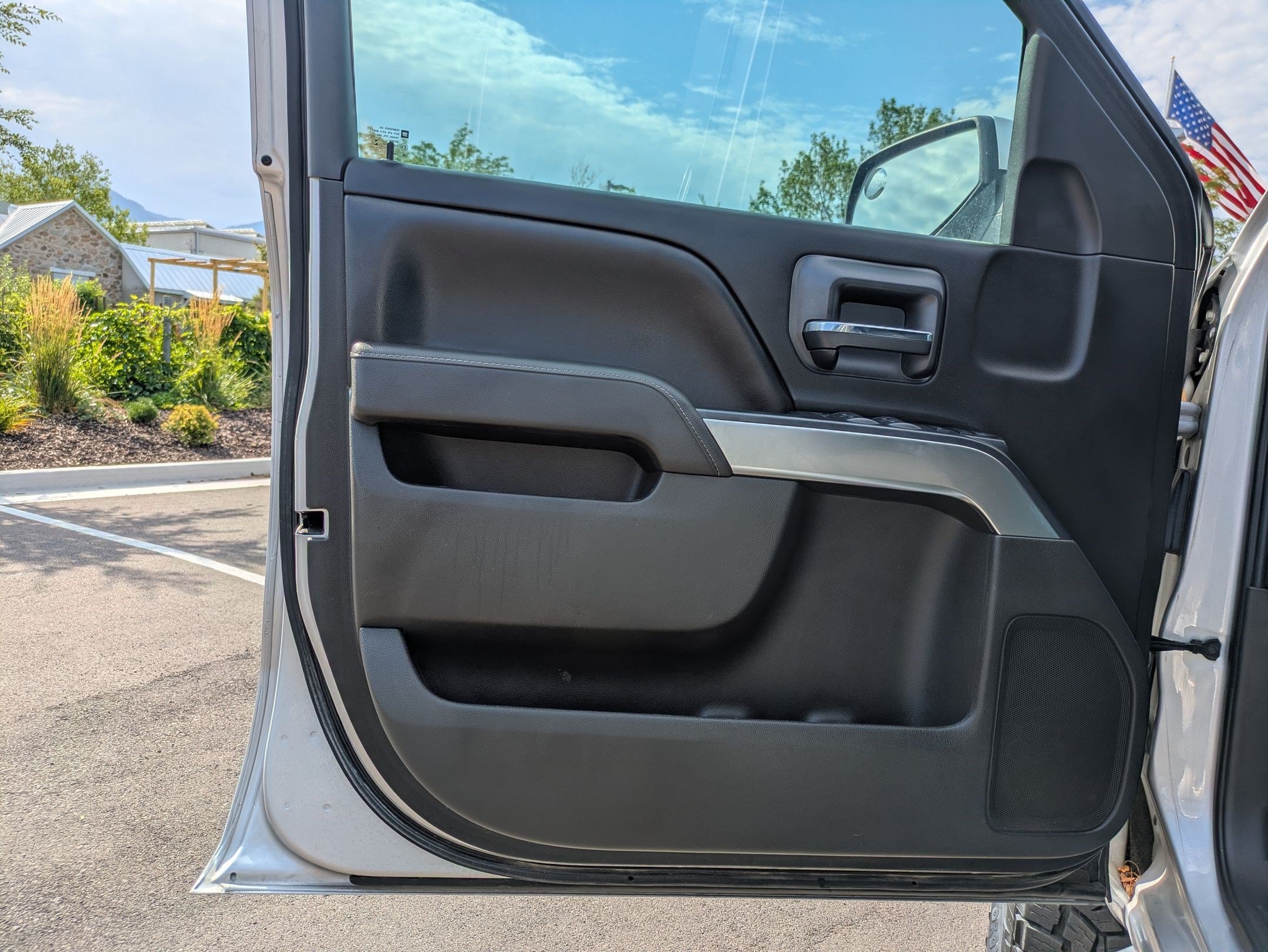 Used 2017 Silver Ice Metallic Chevrolet LT image 11