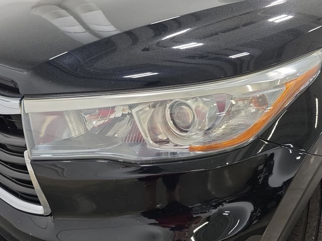 Used 2016 Black Toyota Limited Platinum V6 image 29