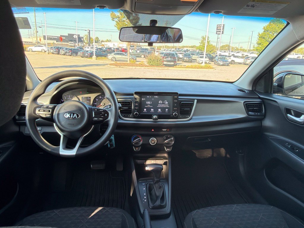Used 2019 Black Kia S image 28
