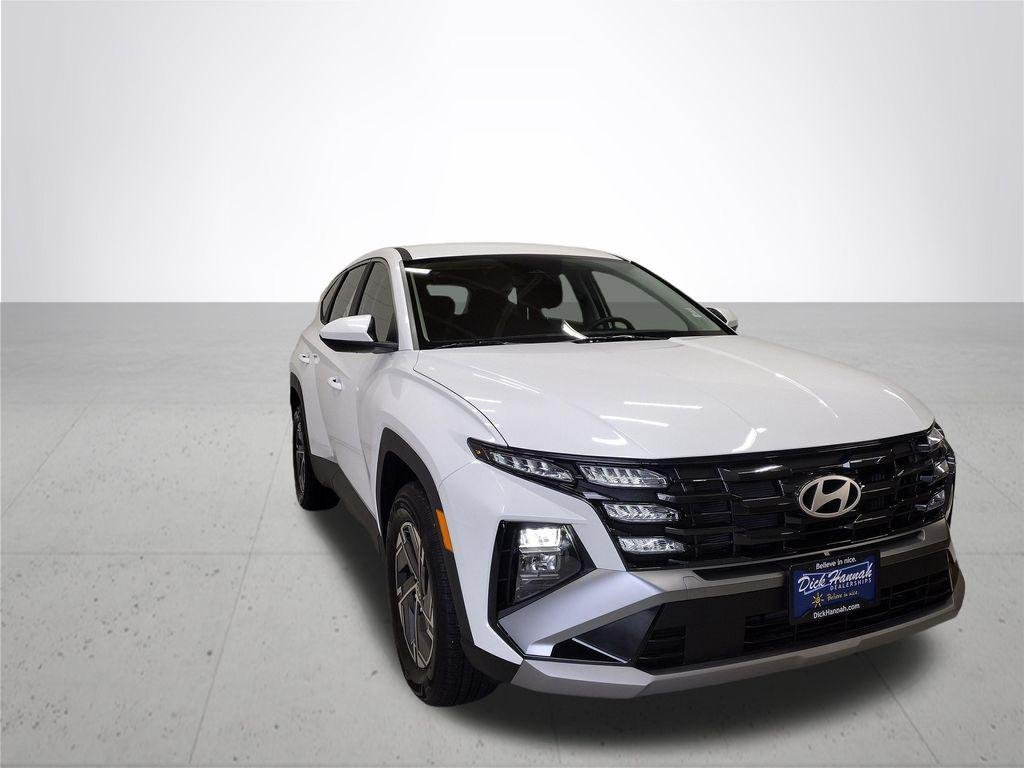 New 2026 White Pearl Hyundai Blue SE image 4