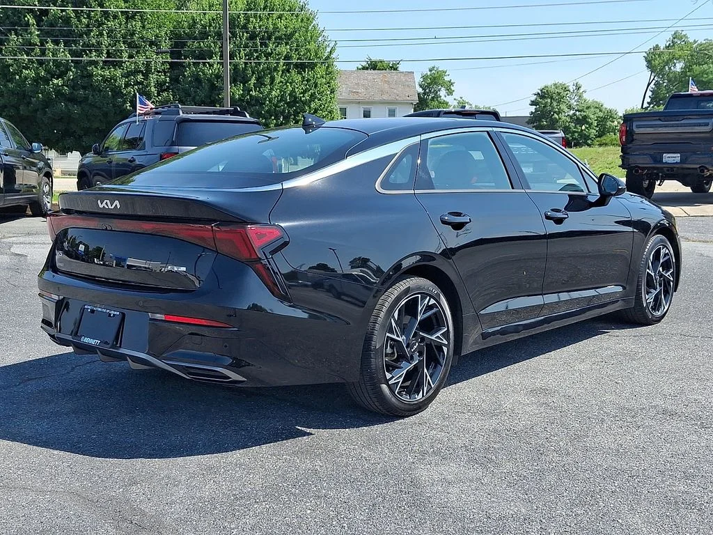 Used 2025 Black Kia GT-Line image 6