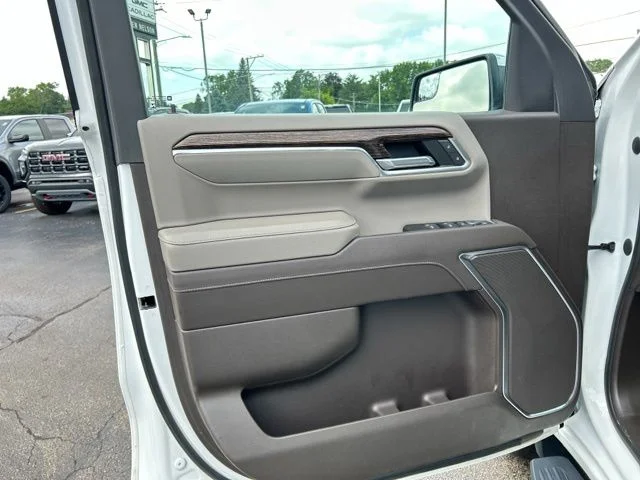 Used 2022 Summit White GMC SLE image 25