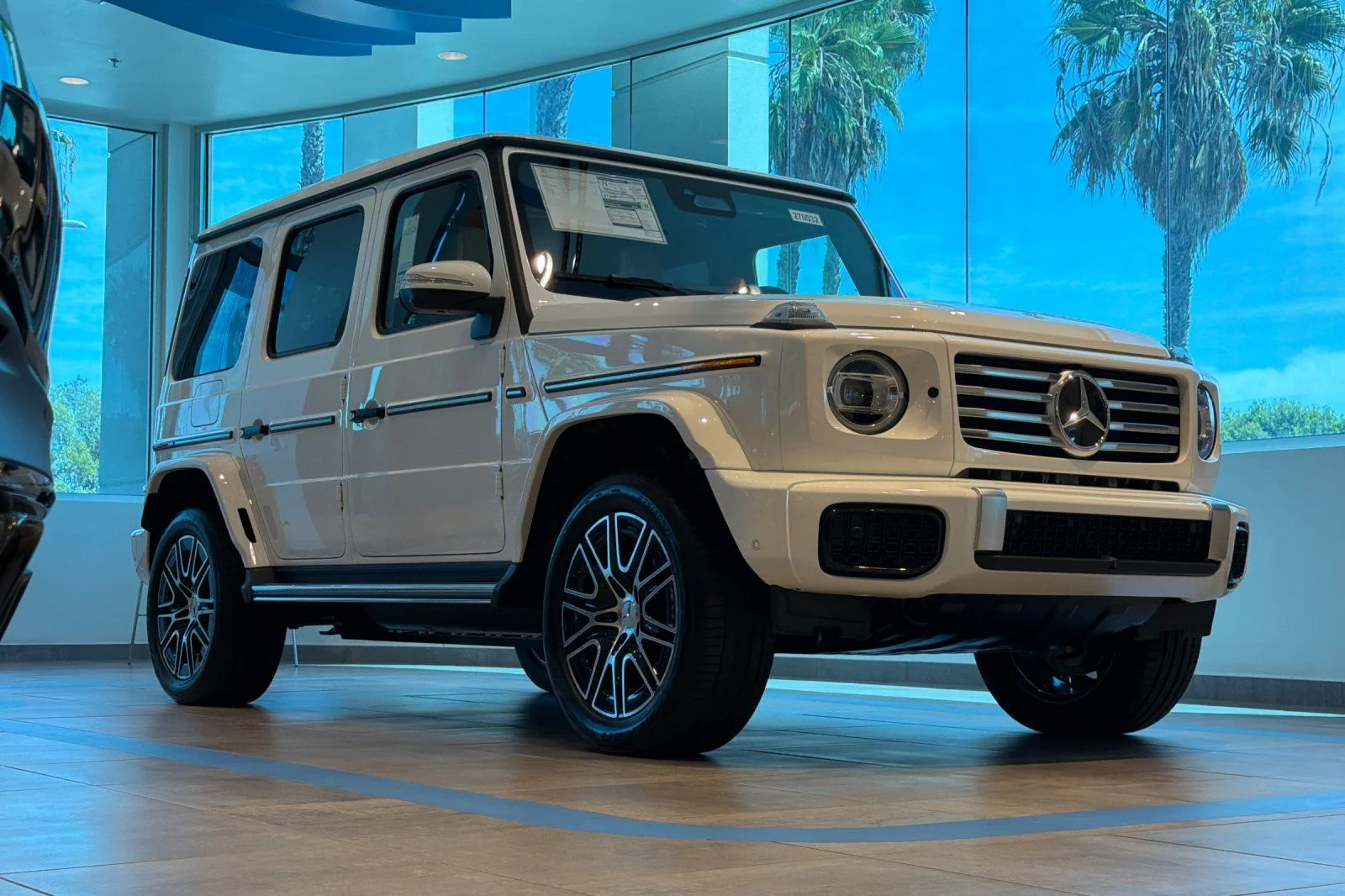 New 2027 Polar White Mercedes-Benz G 580 image 2
