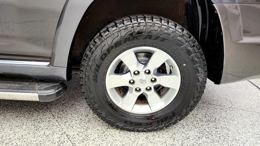 Used 2013 Magnetic Gray Metallic Toyota 4WD 4dr V6 SR5 image 9