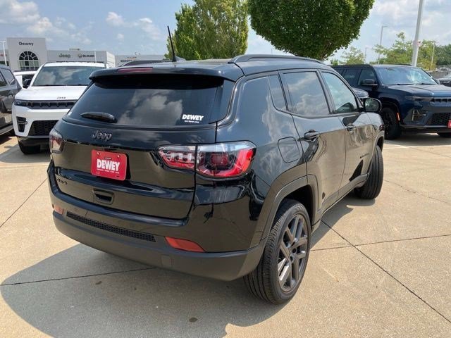 New 2026 Diamond Black Crystal Pearlcoat Jeep Limited Altitude image 5