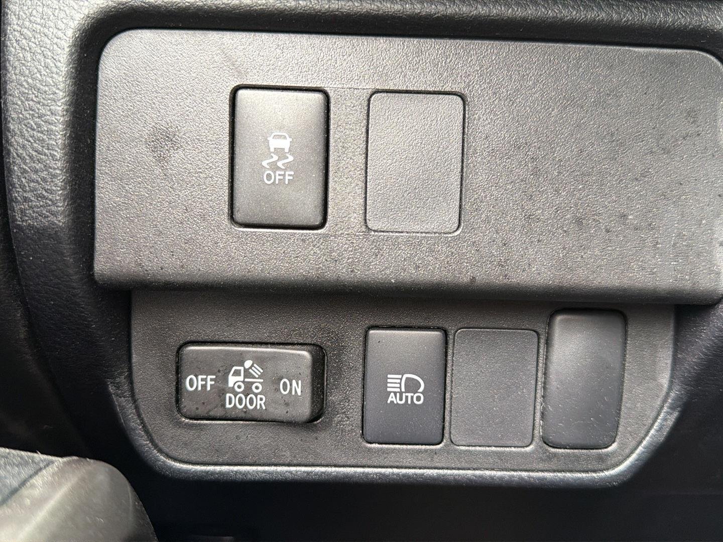 Used 2023 Ice Cap Toyota SR5 V6 image 18