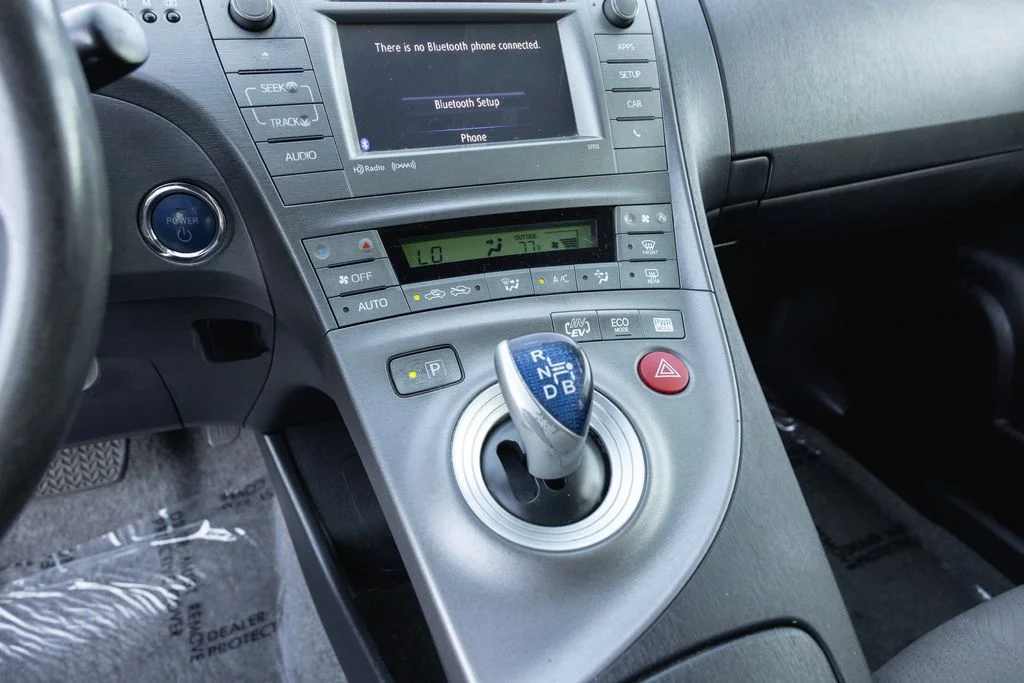 Used 2012 Winter Gray Metallic Toyota Base image 15
