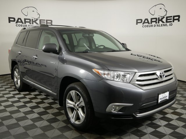 Used 2013 Magnetic Gray Metallic Toyota Limited image 4
