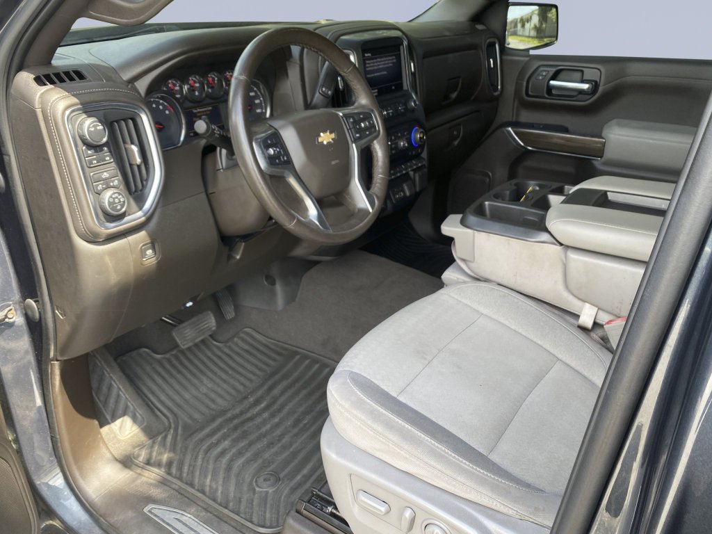 Used 2020 Shadow Gray Metallic Chevrolet LT image 10