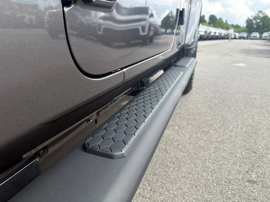 New 2026 Granite Crystal Metallic Clear-Coat Exterior Paint Jeep 85th Anniversary Edition image 15