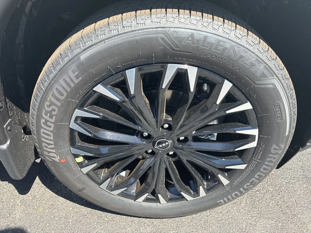 New 2026 Everest White Pearl TriCoat Nissan Dark Armor™ image 9