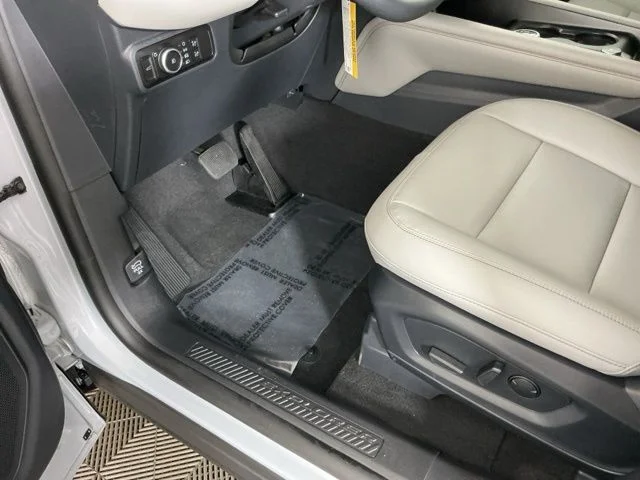 New 2026 Space White Metallic Ford Active image 16