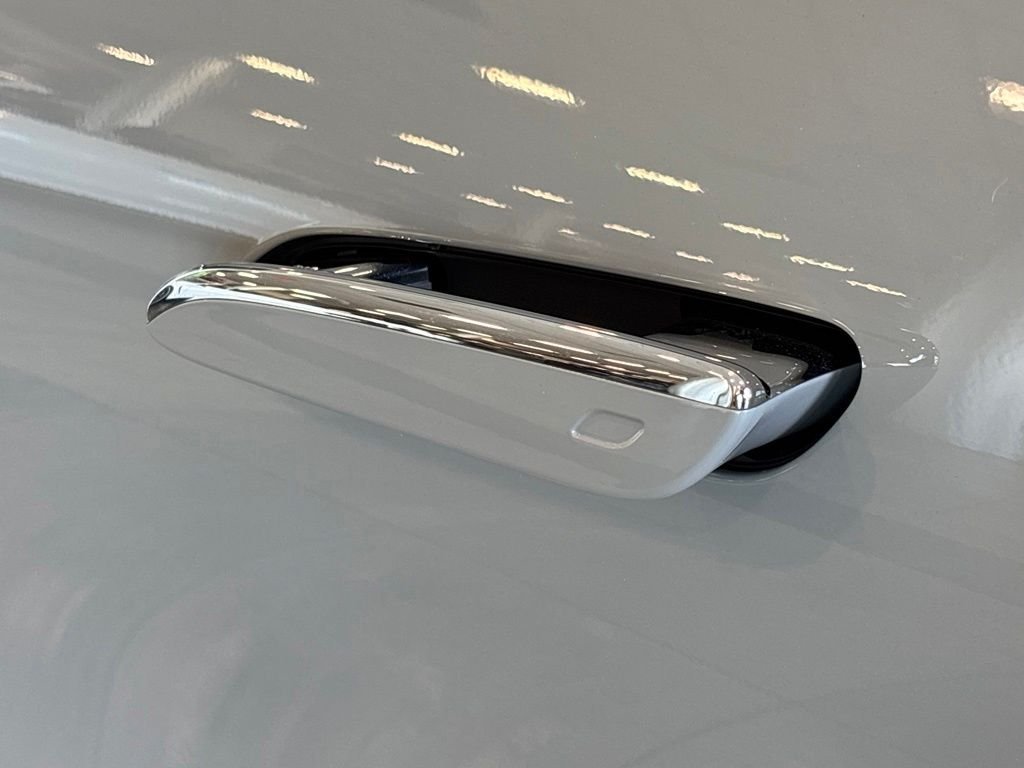 Used 2027 Gray Mercedes-Benz  image 8