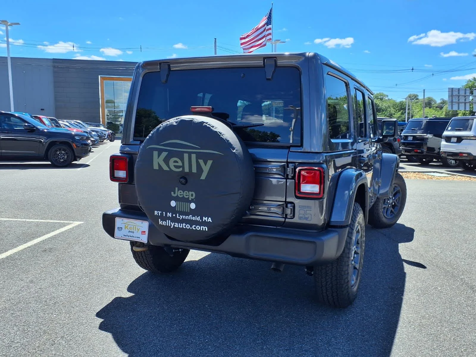 New 2026 Granite Crystal Metallic Clearcoat Jeep 85th Anniversary image 8