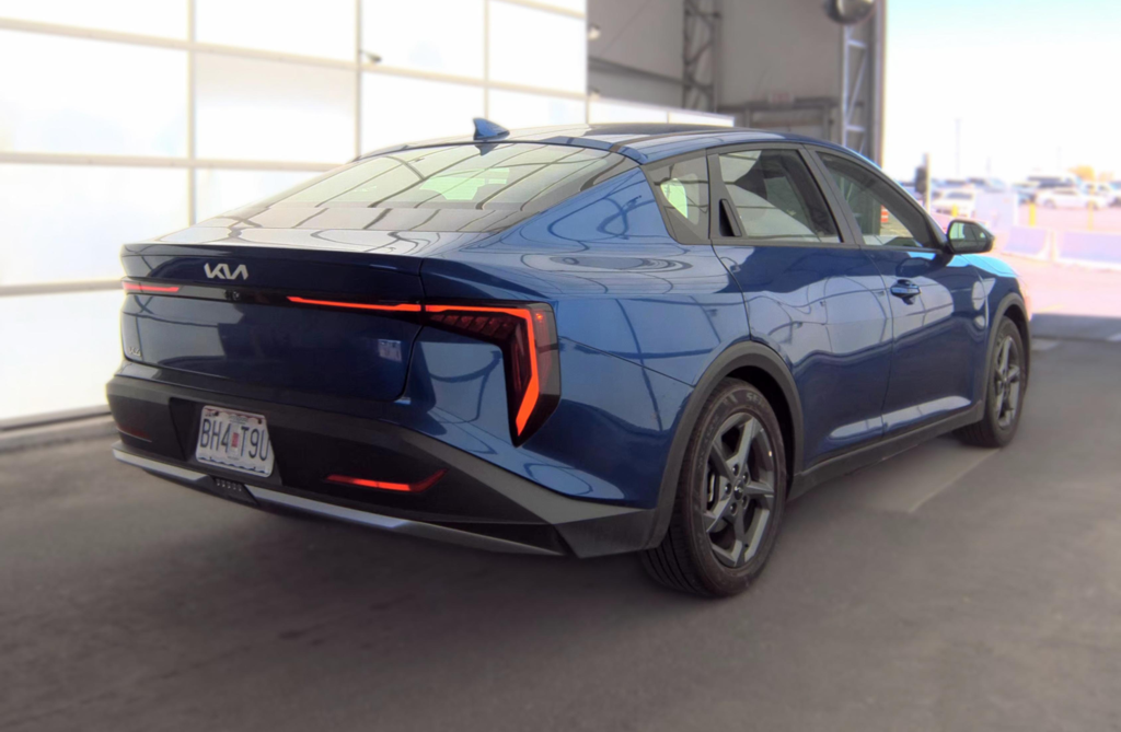 Used 2025 Blue Kia LXS image 5