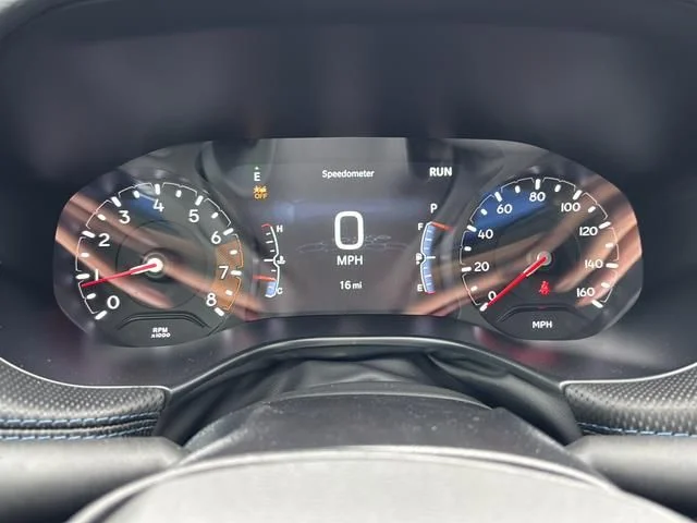 New 2026 White/off-white Jeep Latitude image 30
