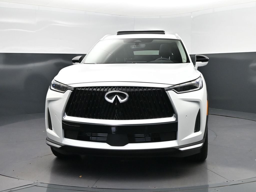 New 2027 RADIANT WHITE INFINITI Luxe FWD image 10