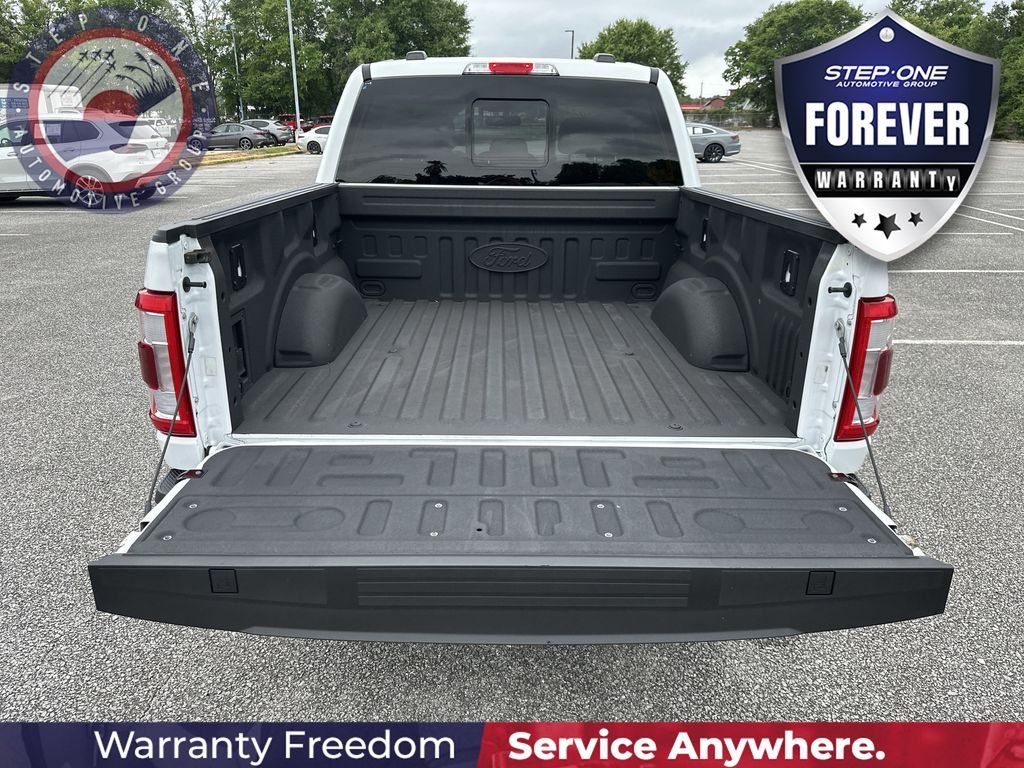 Used 2022 White Ford Lariat image 31
