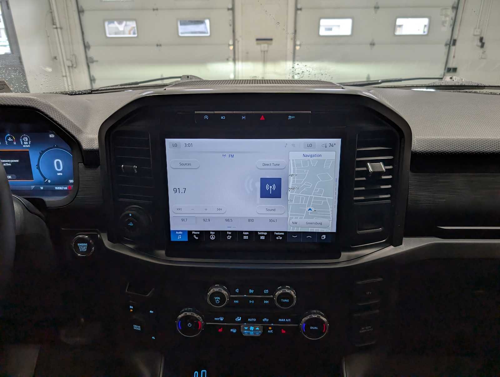 Used 2024 Agate Black Metallic Ford XLT image 18