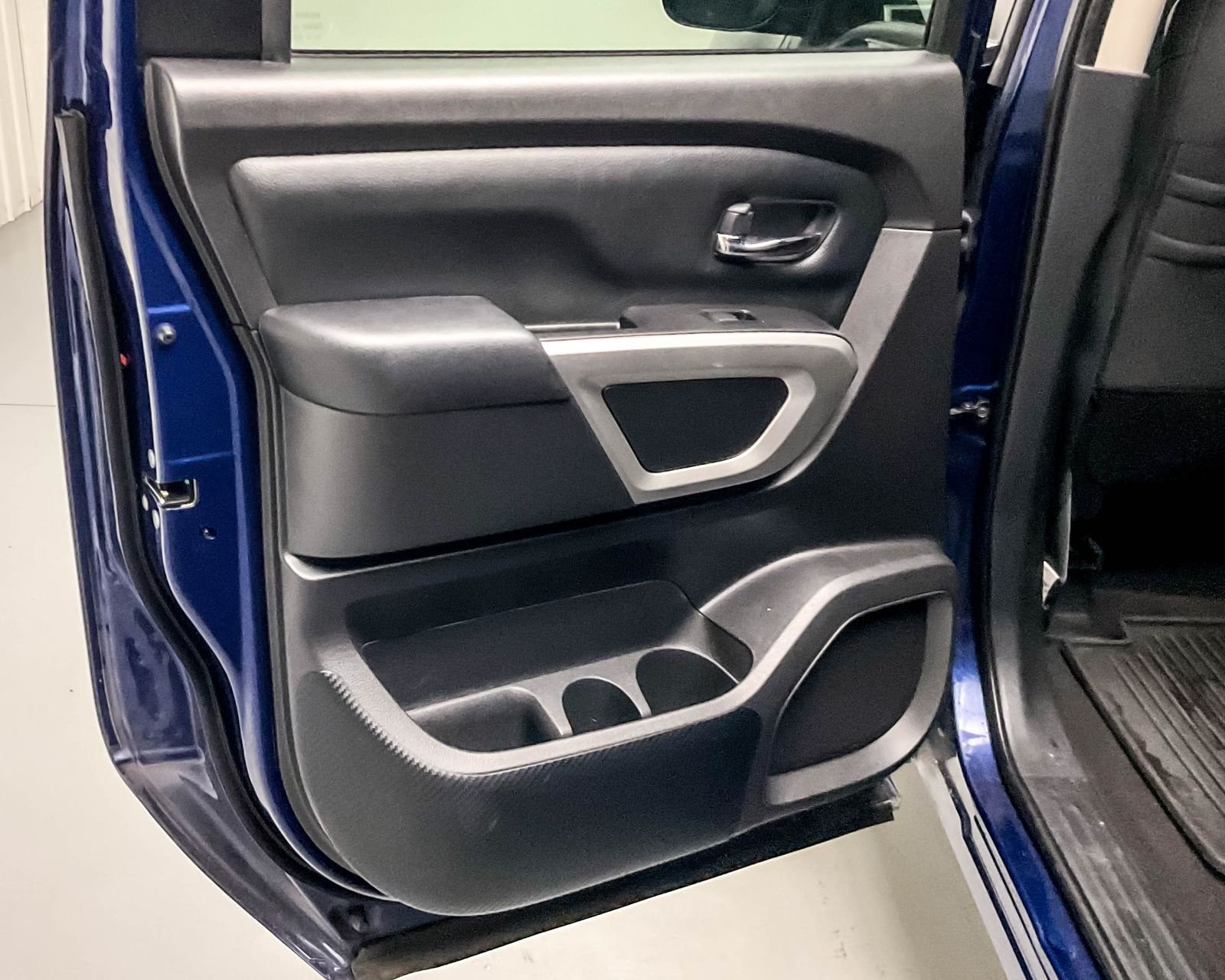 Used 2021 Blue Nissan SV image 20