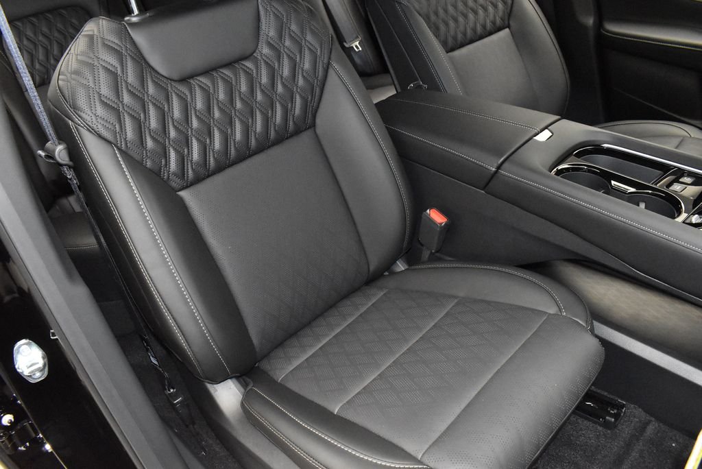 New 2026 Super Black Nissan Platinum image 28