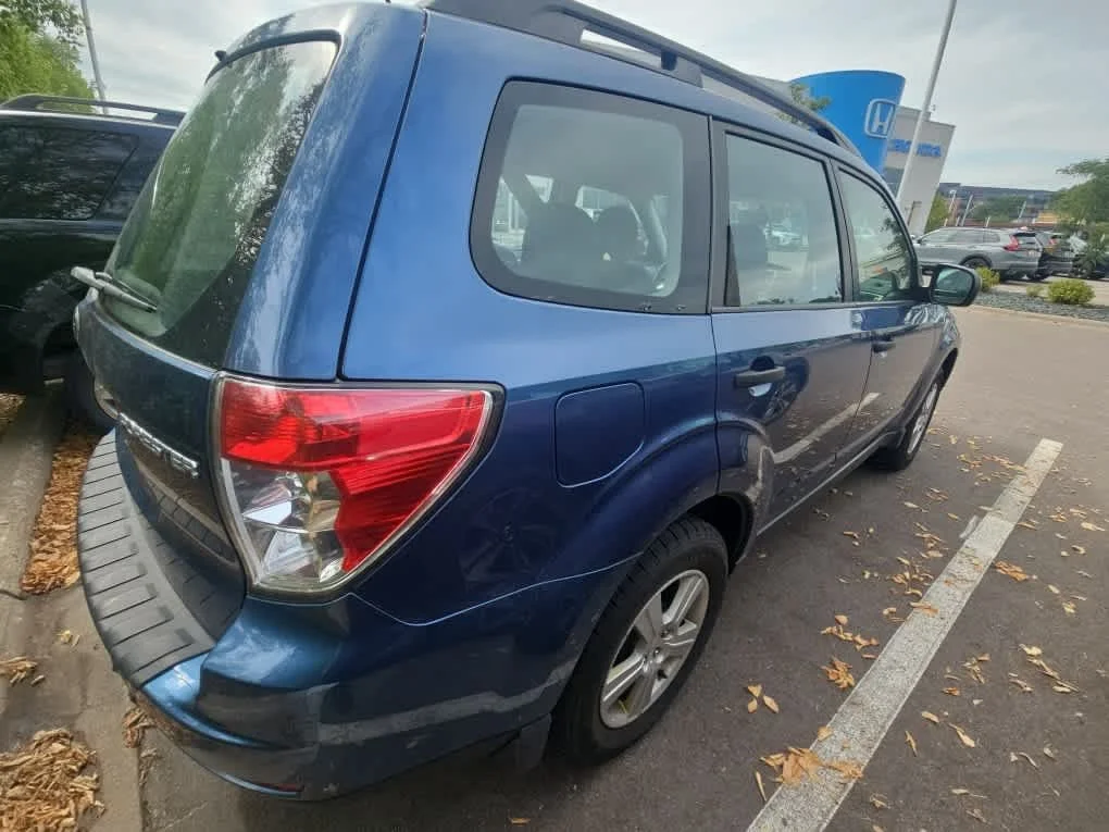 Used 2011 Marine Blue Pearl Subaru 2.5X image 3