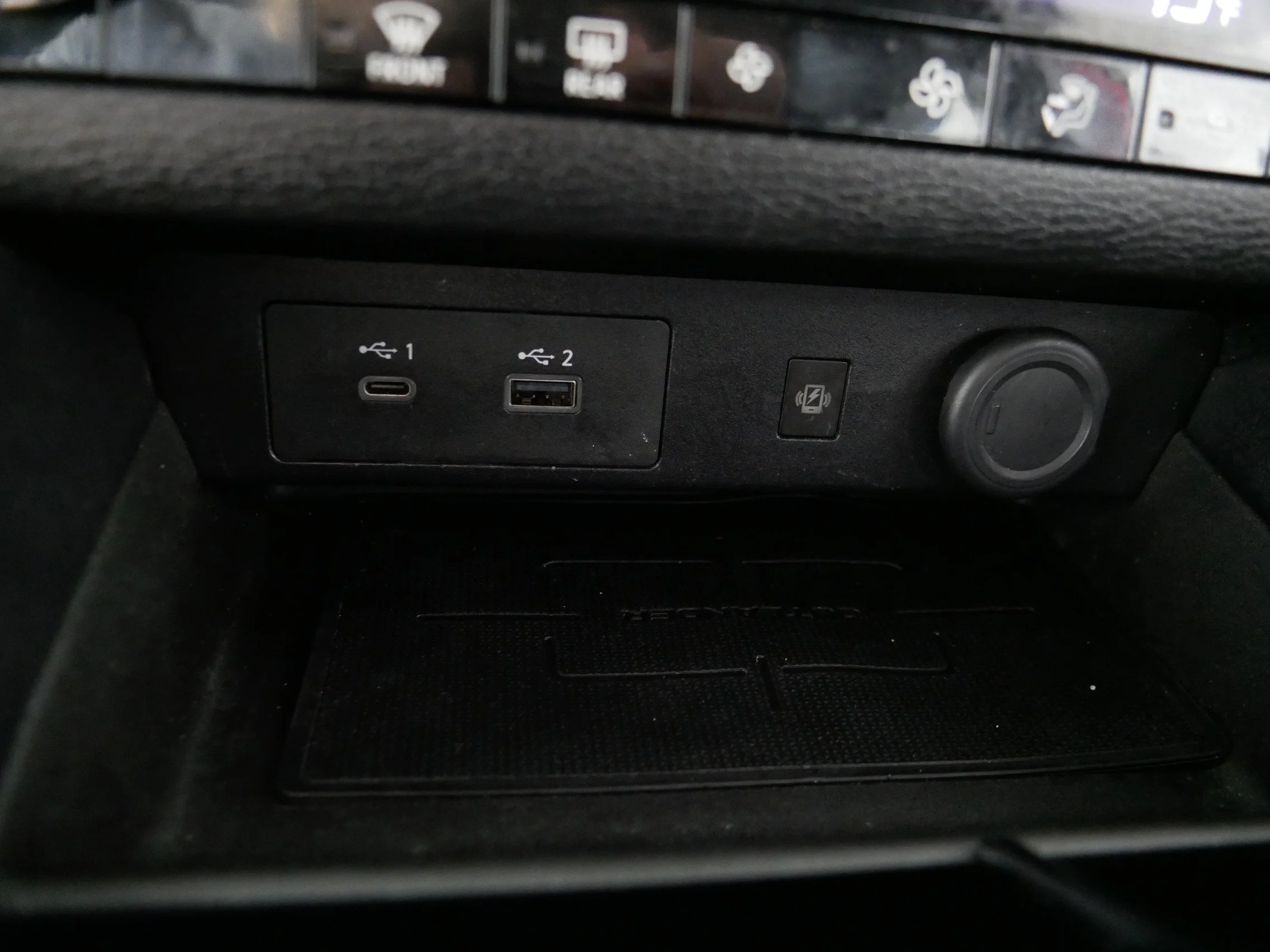 Used 2022 Red Diamond Mitsubishi SE image 29