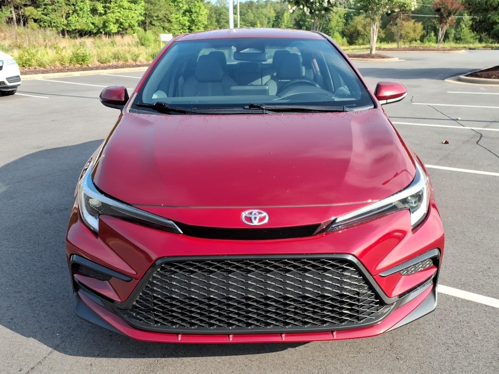 Used 2025 Ruby Flare Pearl Toyota SE image 7