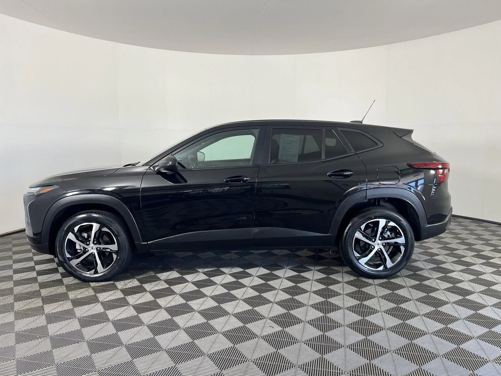 Used 2024 Mosaic Black Metallic Chevrolet 1RS image 26
