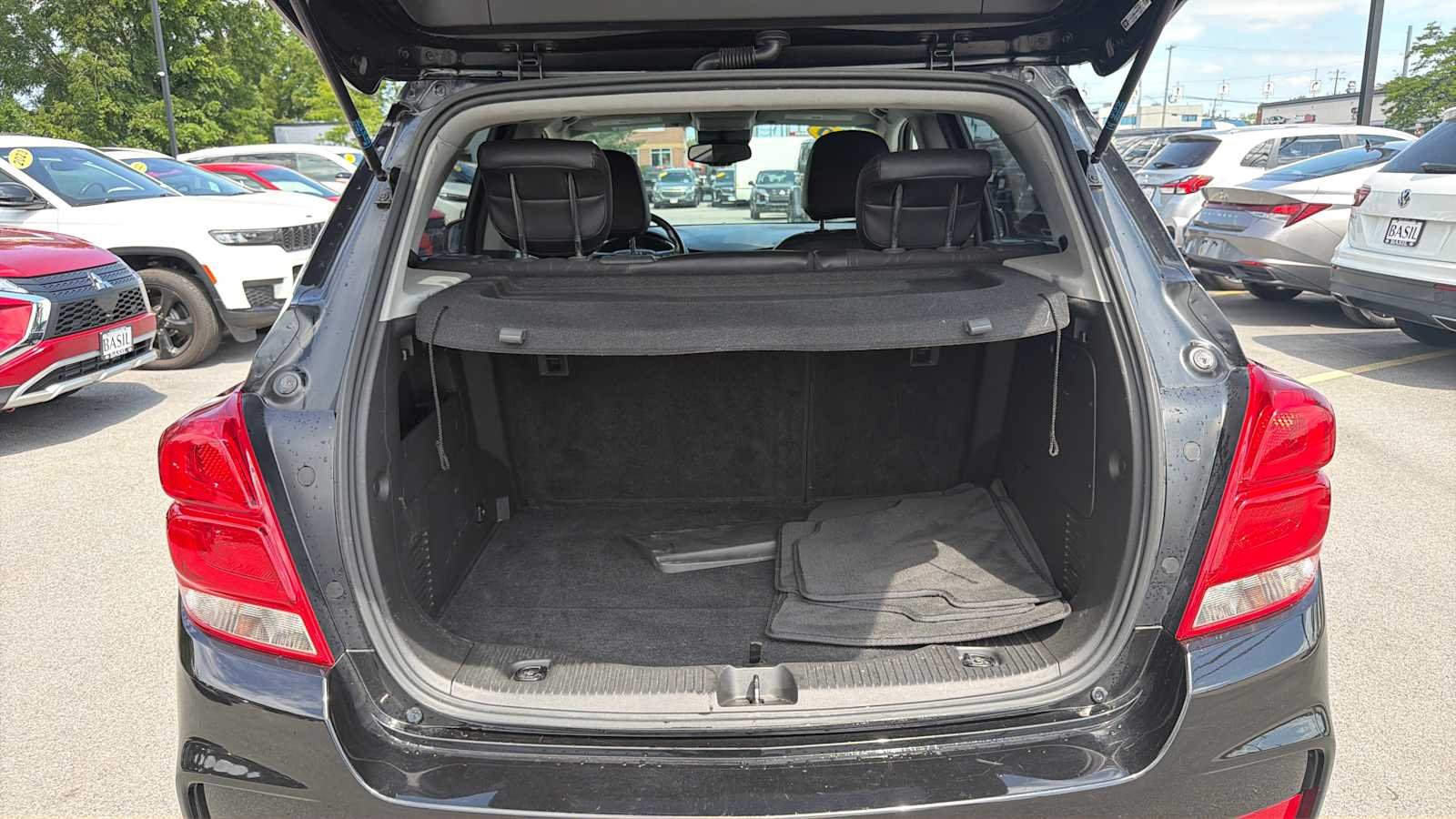 Used 2020 Mosaic Black Metallic Chevrolet LT image 7