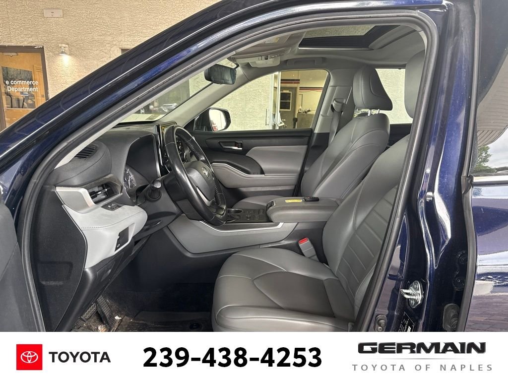 Used 2022 Blue Toyota XLE image 16