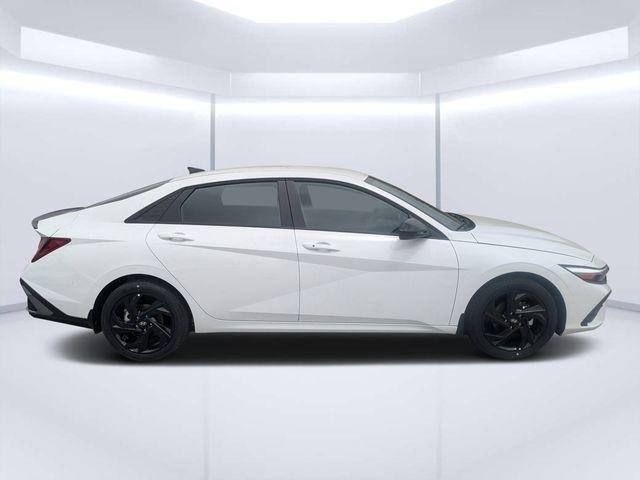 New 2026 White Hyundai SEL Sport image 2