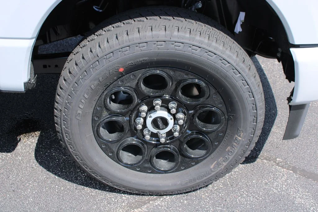 New 2026 Avalanche Ford F-350® XLT image 21