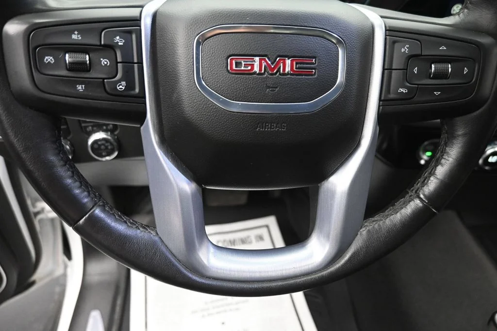 Used 2022 White GMC SLT image 10