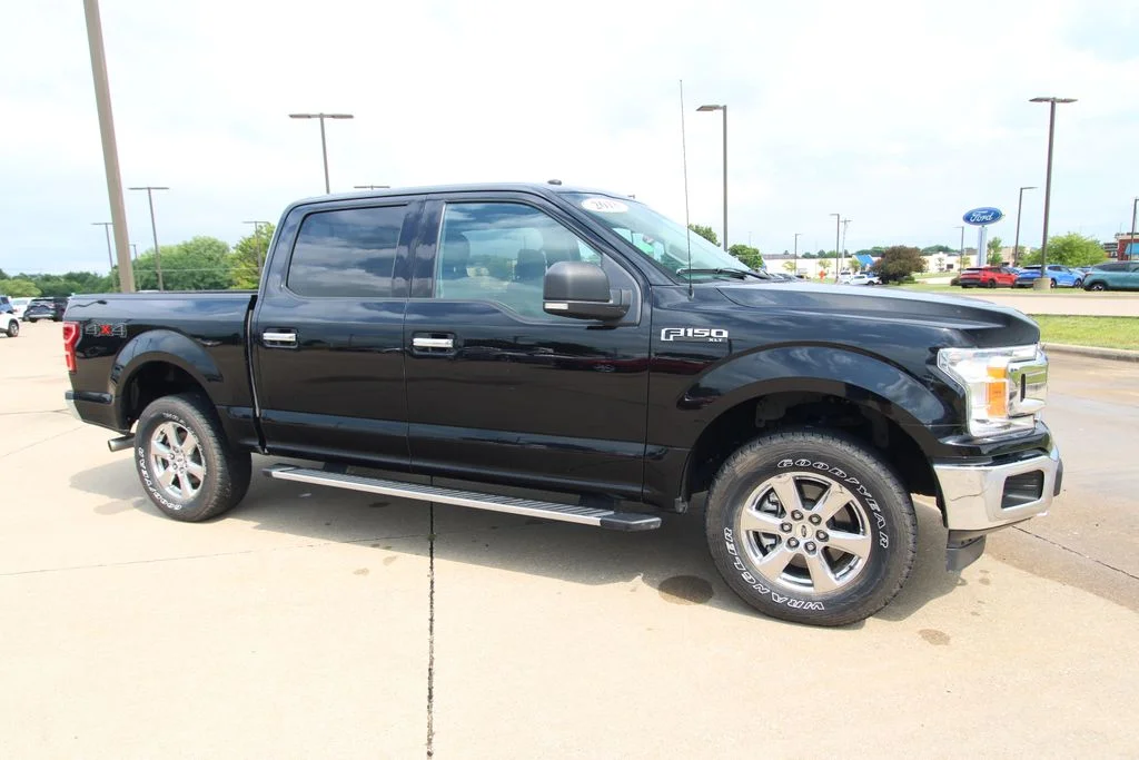 Used 2018 Black Ford XLT image 3