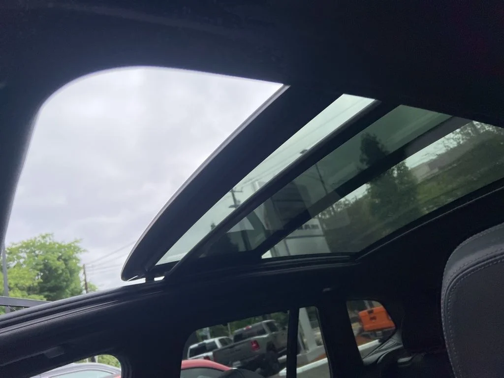Used 2018 Silver BMW xDrive30i image 6