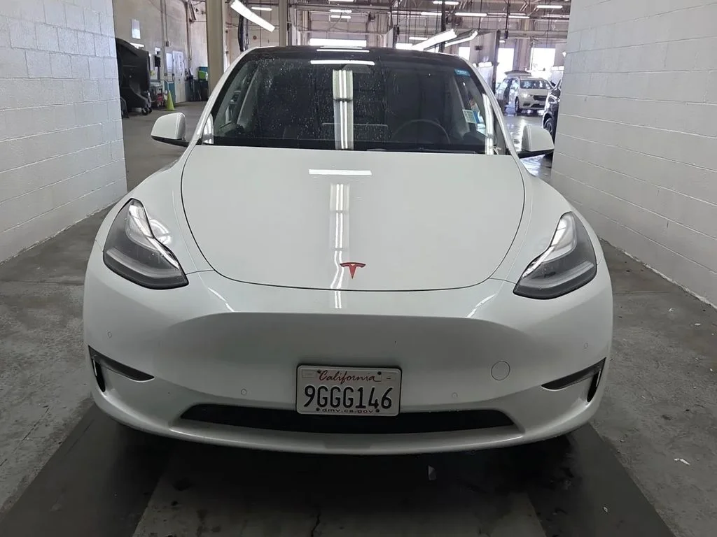 Used 2022 White Tesla Performance image 6