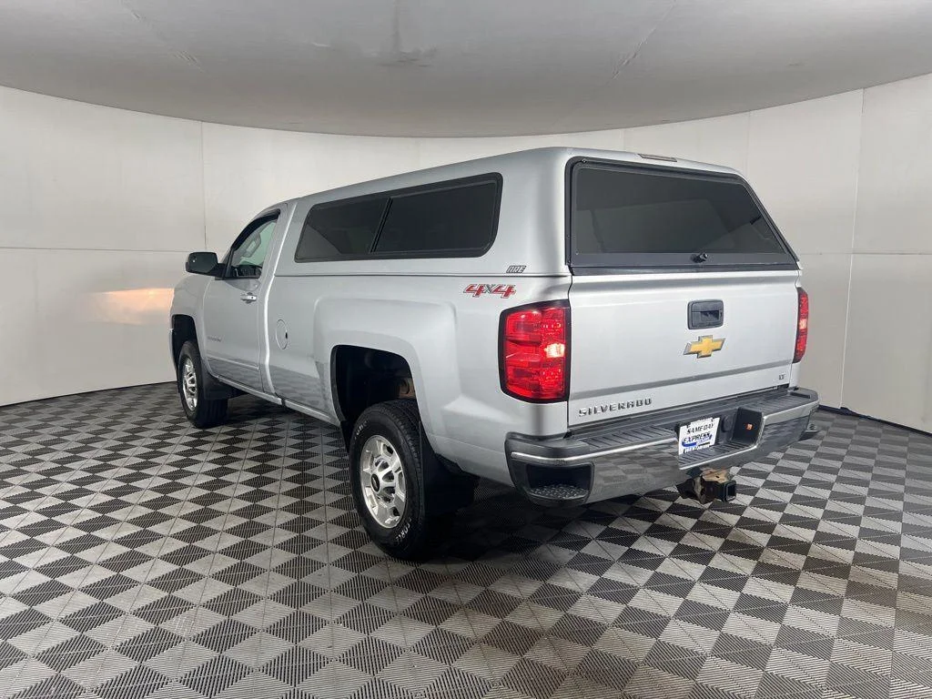 Used 2016 SILVER ICE METALLIC Chevrolet LT image 17