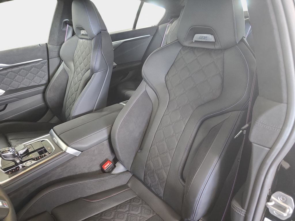 2026 BMW 8 Series M850i - Photo 9