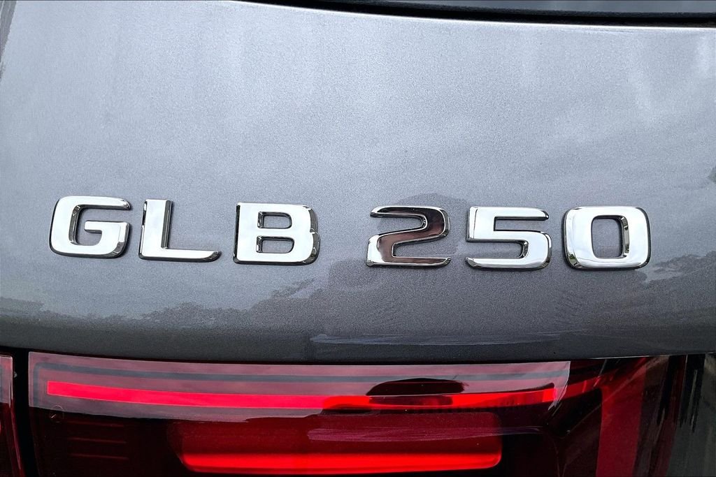 Used 2026 Gray Mercedes-Benz GLB 250 image 33