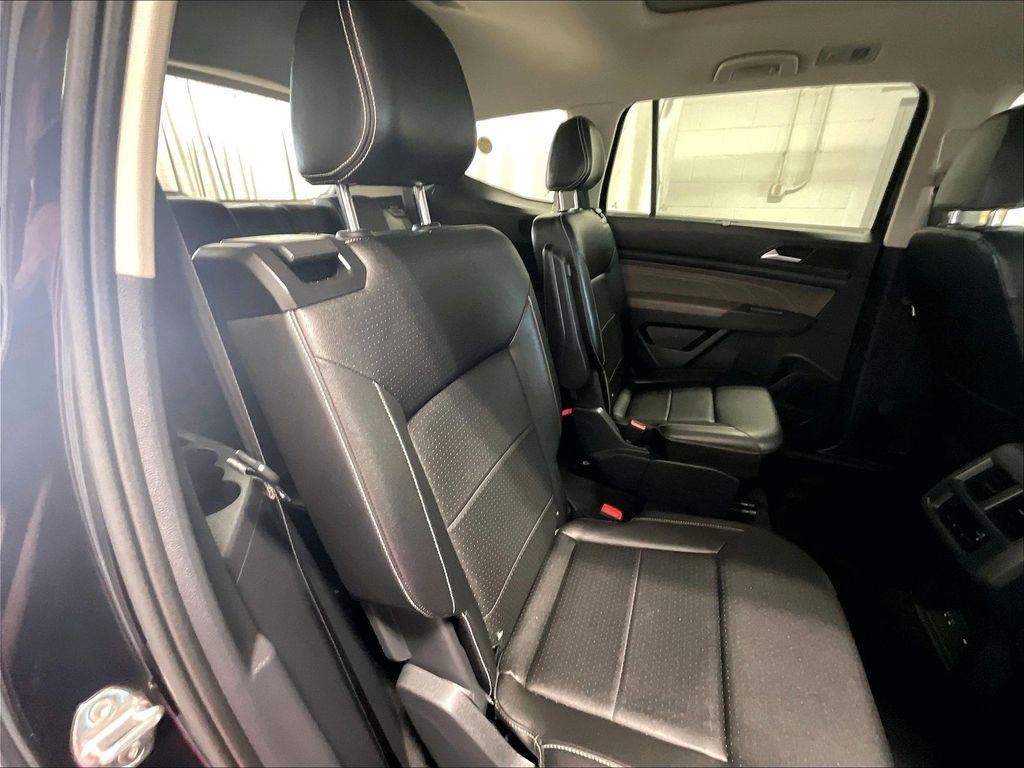 Used 2023 Black Volkswagen 3.6L V6 SE w/Technology image 16