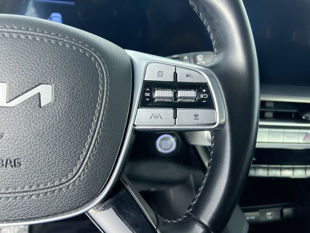 Used 2023 White Kia LX image 17