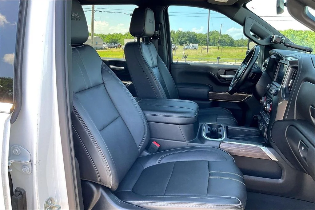 Used 2023 White Chevrolet High Country image 29