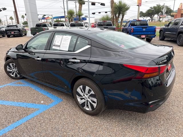 Used 2025 Black Nissan 2.5 S image 5