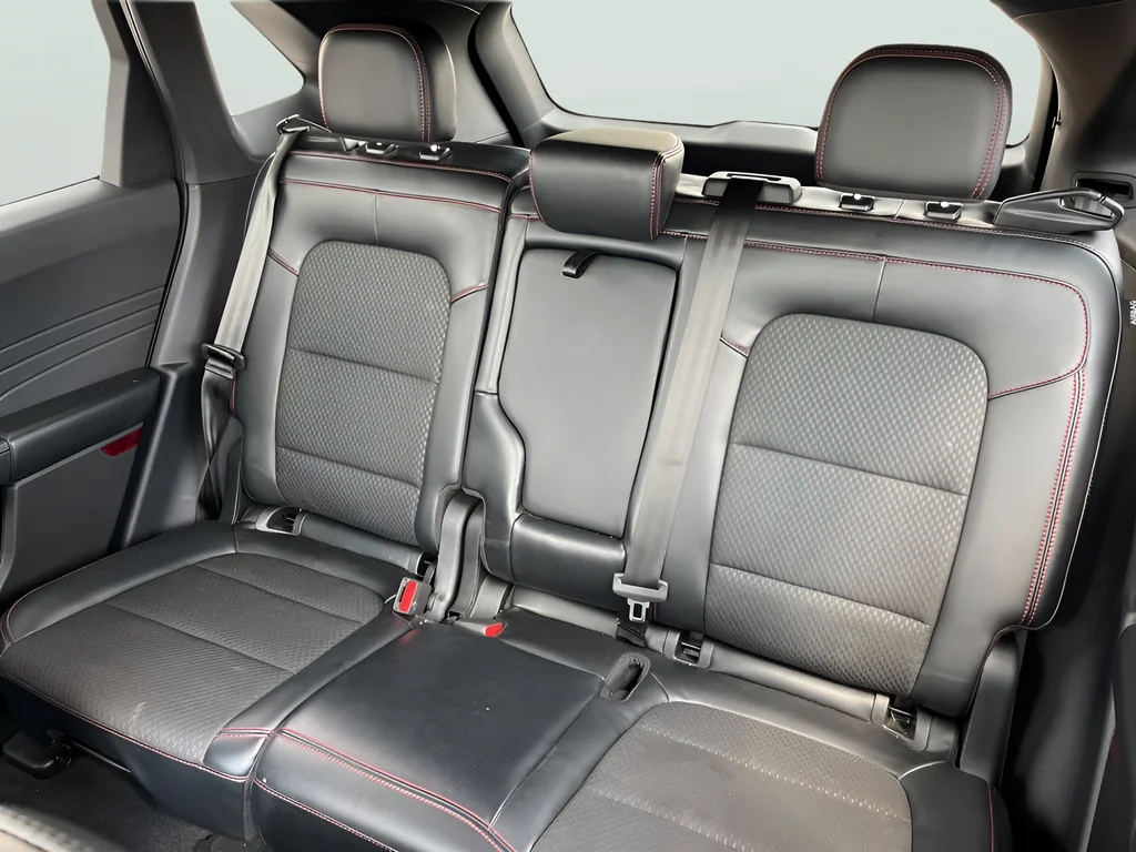 2024 Ford Escape ST-Line Select - Photo 17