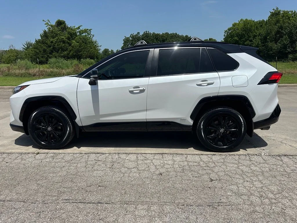 2023 Toyota RAV4 XSE - Photo 8