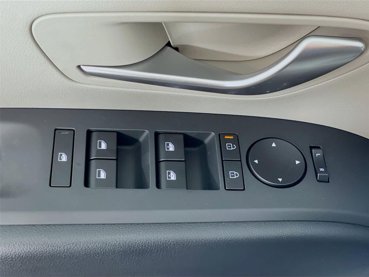 New 2026 Serenity White Pearl Hyundai SEL Plus AWD image 21