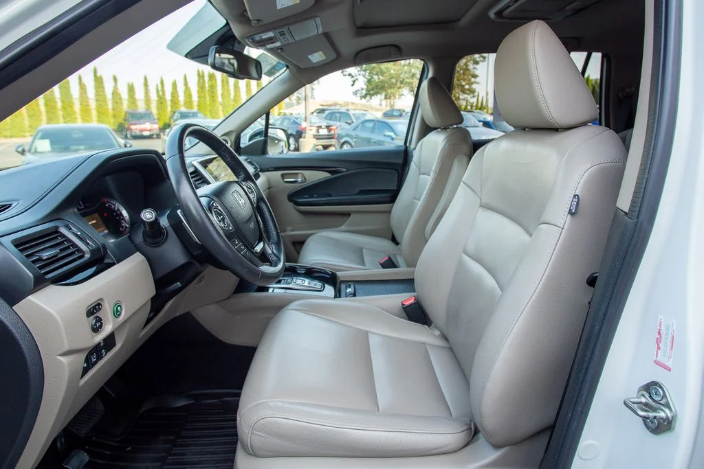 Certified Used 2017 White Diamond Pearl Honda AWD Touring image 28